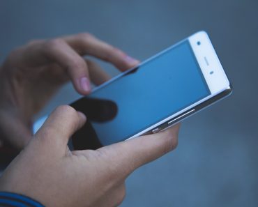 „Muž mi je poslao poruku namenjenu drugoj. Umesto da poludim – uradila sam nešto pametnije.“