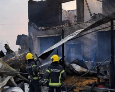 Požar zahvatio i Konjarnik: Izgorelo 39 kuća (FOTO/VIDEO) Požar zahvatio i Konjarnik: Izgorelo 39 kuća (FOTO/VIDEO)