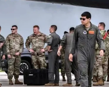 Procurila fotografija američkih pilota, sprema se napad?! Baza vrvi od vojske, “bombarderi B-2 Spirit čekaju”…