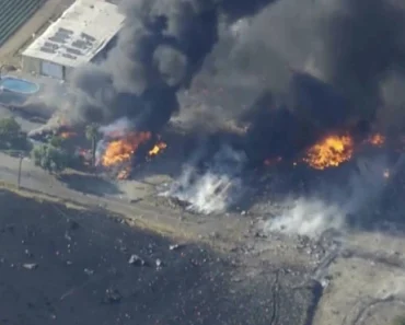 (VIDEO) Počelo je! Rusija pogodila fabriku NATO države: Razorni udar zbrisao sve, stigao hitan odgovor neprijatelja (VIDEO) Počelo je! Rusija pogodila fabriku NATO države: Razorni udar zbrisao sve, stigao hitan odgovor neprijatelja