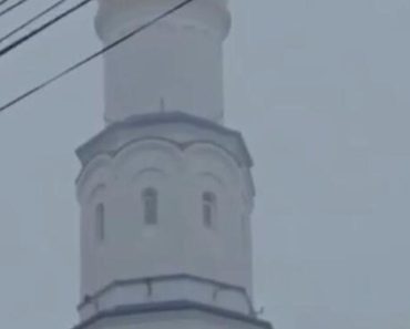 Nestvaran prizor iz Rusije, Crkve Svete Trojice snimljena u trenutku zemljotresa: Svi gledaju u krst! (VIDEO) Nestvaran prizor iz Rusije, Crkve Svete Trojice snimljena u trenutku zemljotresa: Svi gledaju u krst! (VIDEO)