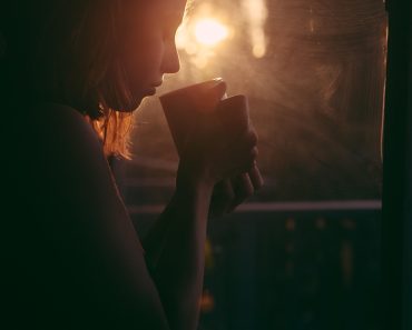 Muž nije znao šta da radi sa TRUDNOM mladom ljubavnicom pa sam ja smislila rešenje… Muž nije znao šta da radi sa TRUDNOM mladom ljubavnicom pa sam ja smislila rešenje…