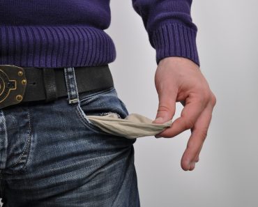 „Zaljubila sam se, a onda platila – baš sve. I večeru, i piće, i iluzije.“