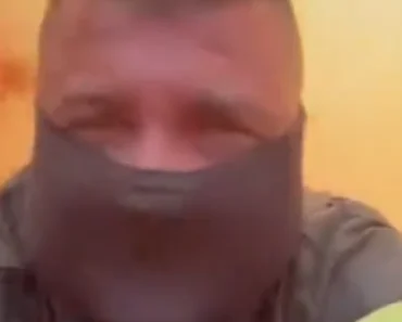 NAJSTRAŠNIJI SNIMAK IZ CRNE GORE Vatrogasac prolazi kroz PAKAO PLAMENA, svaki korak kao da mu je poslednji! (VIDEO)