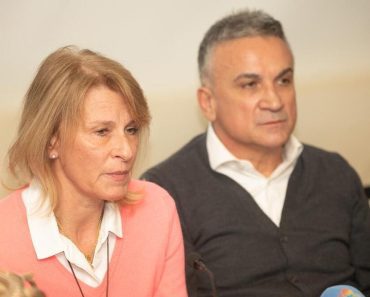 “Baš me briga, mrtav je…” Dijana Đoković zapenila, sasula mu svu ISTINU U LICE – nije mogla da mu prećuti na… “Baš me briga, mrtav je…” Dijana Đoković zapenila, sasula mu svu ISTINU U LICE – nije mogla da mu prećuti na…