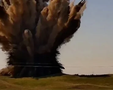 Eksplozija u Deliblatskoj peščari: Zemlja letela na destine metara Eksplozija u Deliblatskoj peščari: Zemlja letela na destine metara