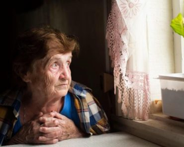 Živela je 122 godine, jela kilogram čokolade nedeljno: Ujutro je radila ovu bitnu stvar, nije preskakala Živela je 122 godine, jela kilogram čokolade nedeljno: Ujutro je radila ovu bitnu stvar, nije preskakala