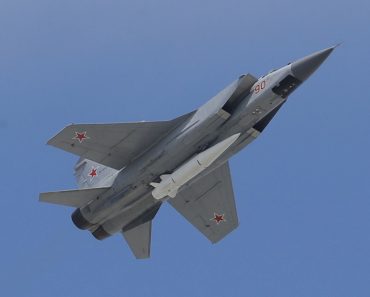 NATO OBJAVIO SNIMAK KOJI LEDI KRV U ŽILAMA Ruski MiG-31K naoružan hipersoničnim Kindžalom NATO OBJAVIO SNIMAK KOJI LEDI KRV U ŽILAMA Ruski MiG-31K naoružan hipersoničnim Kindžalom