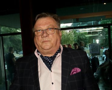 “Svi znamo da je…” Pevač o zdravstvenom stanju Halida Bešlića, uspeo je samo ovo da izusti