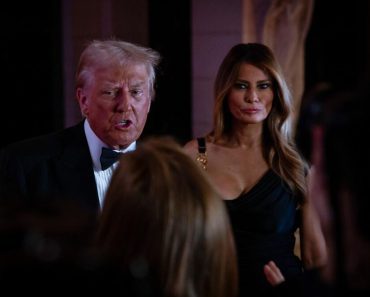 ŠOKANTNI DETALJI TRAMPOVOG BORAVKA U VINDZORU Sa Melanijom NE SPAVA U ISTOM KREVET Šta ovo uradiše sa POSTELJINOM?! ŠOKANTNI DETALJI TRAMPOVOG BORAVKA U VINDZORU Sa Melanijom NE SPAVA U ISTOM KREVET Šta ovo uradiše sa POSTELJINOM?!