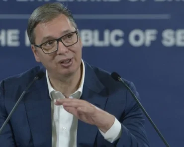 Srbija ponovo na nogama: Predsednik Vučić odgovorio na najskandalozniju provokaciju (VIDEO) Srbija ponovo na nogama: Predsednik Vučić odgovorio na najskandalozniju provokaciju (VIDEO)