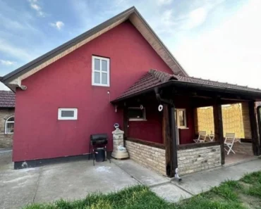 Marijina bordo kuća čeka vlasnika: U prelepom delu Srbije se prodaje za manje od 600 evra po kvadratu