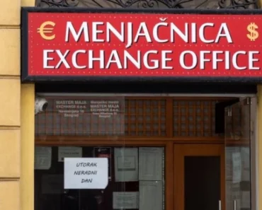 Od sutra redovi ispred menjačnica: Za manje od 24 časa dolazi do promene Od sutra redovi ispred menjačnica: Za manje od 24 časa dolazi do promene