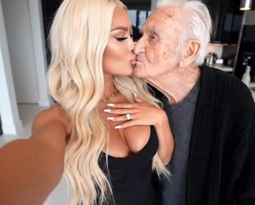 PLAVUŠA LJUBI ZLATNOG DEDICU – PRIZOR NIJE ZA ONE SA SLABIM STOMAKOM: Sav smežuran i pegav, ISTINA O NJIMA ŠOKIRA PLAVUŠA LJUBI ZLATNOG DEDICU – PRIZOR NIJE ZA ONE SA SLABIM STOMAKOM: Sav smežuran i pegav, ISTINA O NJIMA ŠOKIRA