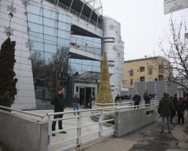 HITNO PREKINUT PROGRAM NA PINKU! Svi SKOČILI NA NOGE, OBEZBEĐENJE MORALO DA REAGUJE! Izbio NEVIĐENI HAOS!