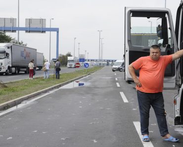 Više od 30 vozača kamiona iz Srbije uhapšeno u SAD: Evo šta se krije iza akcije imigracionih agenata, vesti su loše Više od 30 vozača kamiona iz Srbije uhapšeno u SAD: Evo šta se krije iza akcije imigracionih agenata, vesti su loše