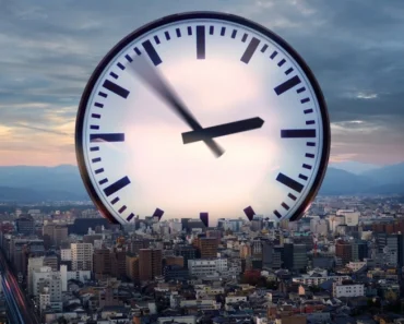 POMERANJE SATA NIKAD RANIJE U PROTEKLOJ DECENIJI Zimsko računanje vremena počinje od ovog datuma POMERANJE SATA NIKAD RANIJE U PROTEKLOJ DECENIJI Zimsko računanje vremena počinje od ovog datuma