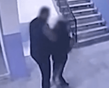 (UZNEMIRUJUĆE) Direktor škole snimljen kako radi užasnu stvar učeniku: Usledilo strašno saznanje (UZNEMIRUJUĆE) Direktor škole snimljen kako radi užasnu stvar učeniku: Usledilo strašno saznanje