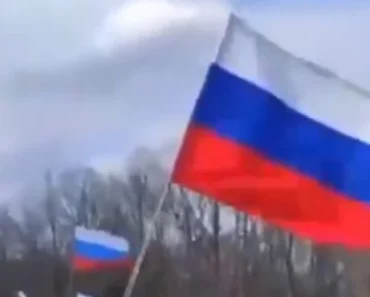 Haos na granici – Rusi probili liniju i odveli stanovnike: Počela hitna evakuacija, oklopna vozila na ulicama Haos na granici – Rusi probili liniju i odveli stanovnike: Počela hitna evakuacija, oklopna vozila na ulicama