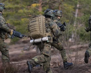 Rusi upali u NATO zemlju! 20 minuta su nešto tražili, sve je snimljeno! (VIDEO)